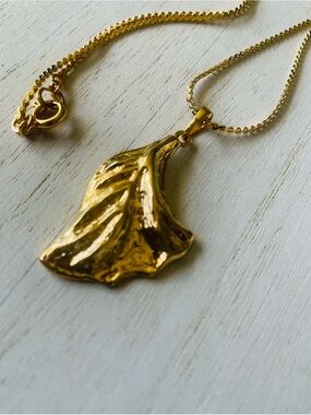 Gold Stylized Leaf Pendant Necklace - Women Jewelry